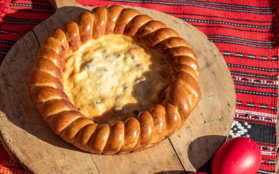 Pasca cu smântână, secretul unei texturi fine: înlocuiește brânza de vaci!