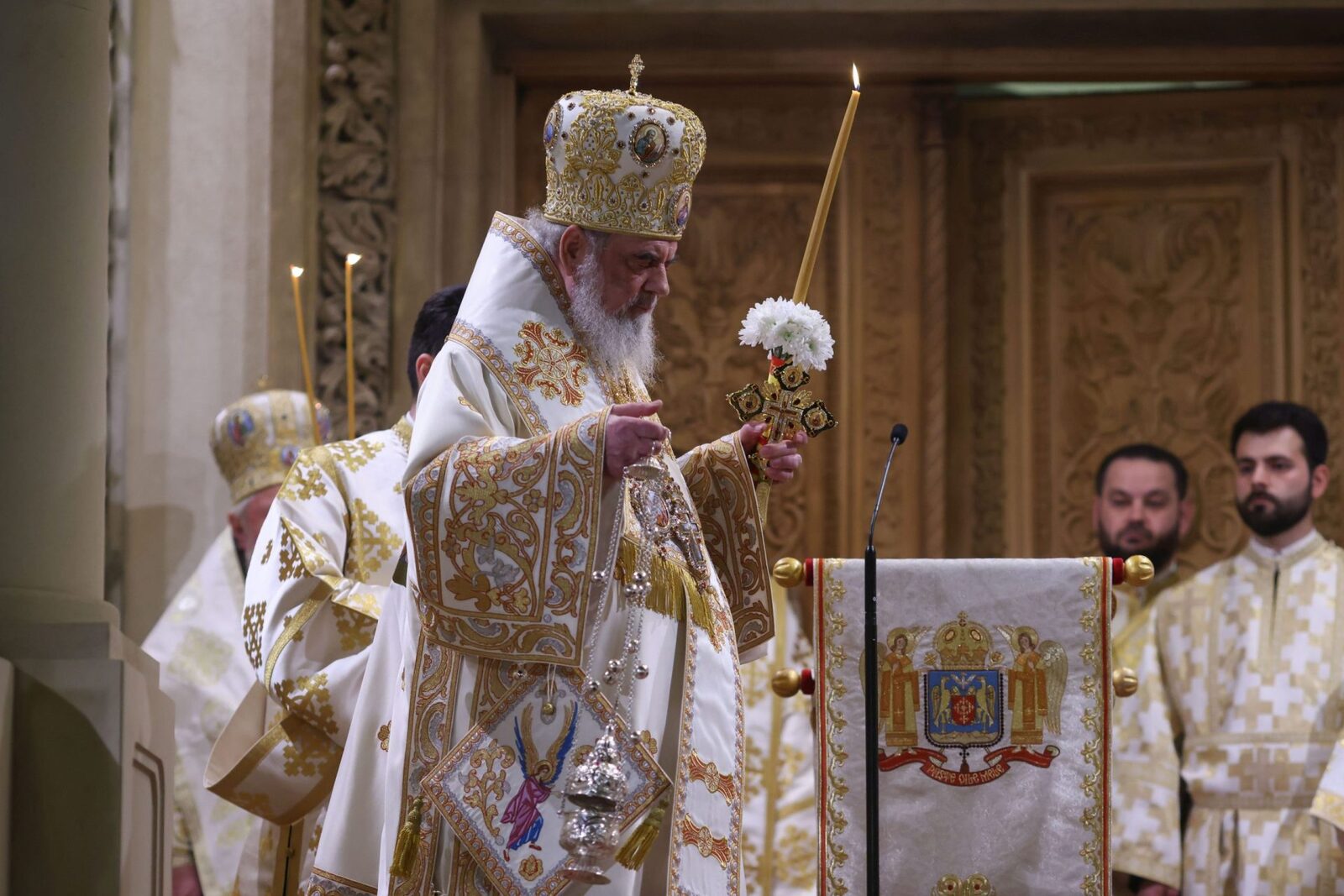 Patriarhul Daniel a transmis un mesaj pastoral de Paști adresat credincioșilor, în care a abordat teme legate de învierea lui Iisus Hristos, pacea și solidaritatea