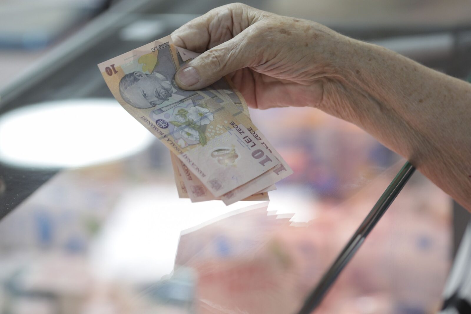 Puterea de cumpărare a pensiilor în România, în picaj dureros