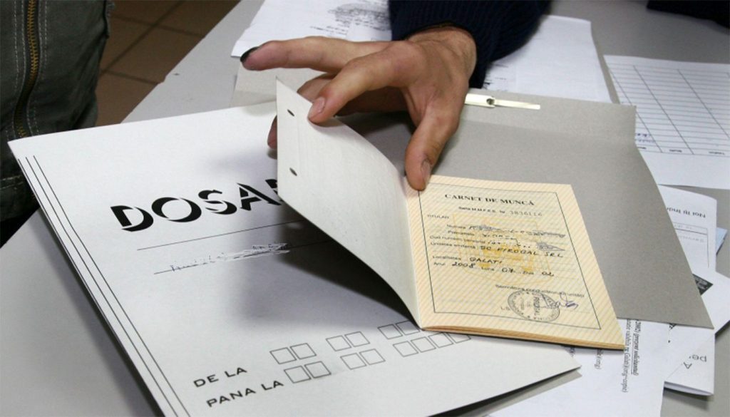 Românii care au muncit o viață întreagă pe salariul minim pot avea surprize neplăcute la pensionare
