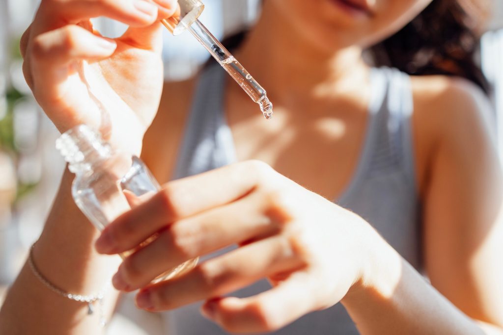 Peptidele, noul „miracol” wellness? Promisiuni mari, dar și riscuri serioase