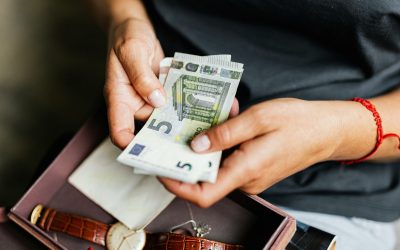 Românii, despăgubiți cu 173.000 de euro: Ce produse și servicii au creat nemulțumiri