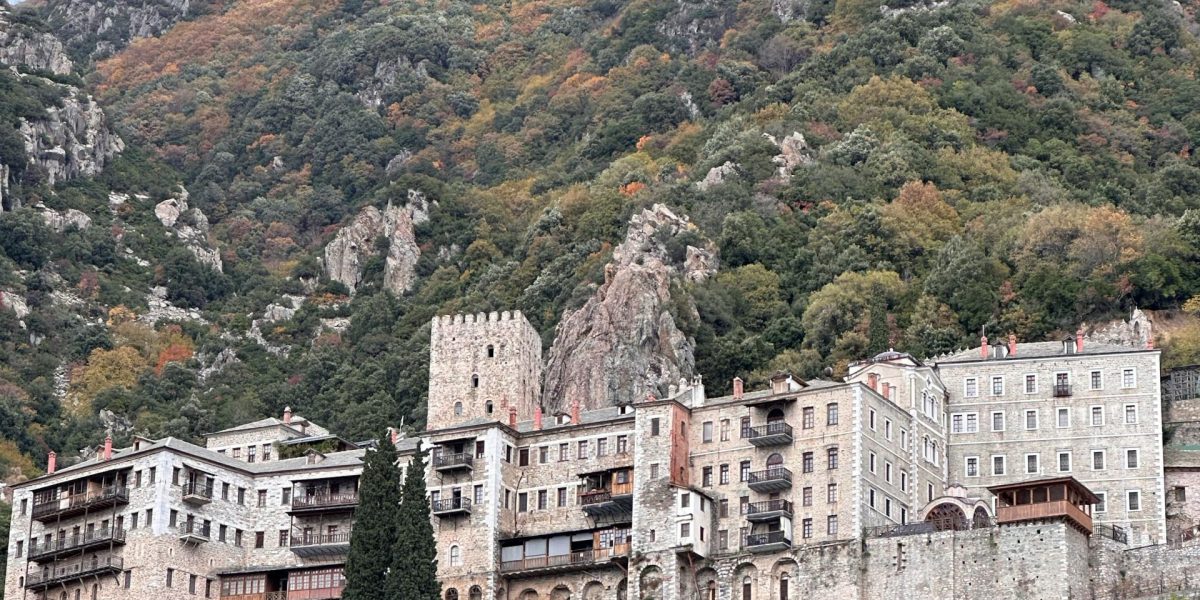 Un român, pe Muntele Athos: „Nu credeam că e posibil” – povestea vieții schimbate