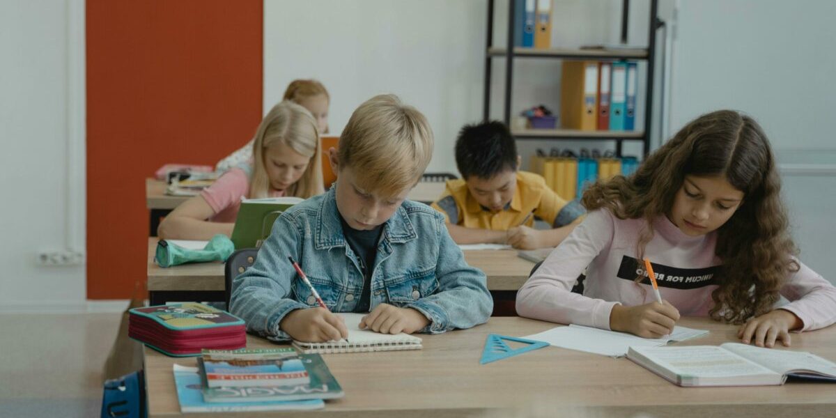 Bursele de Paște: elevii, dezamăgiți de vestea primită de la București