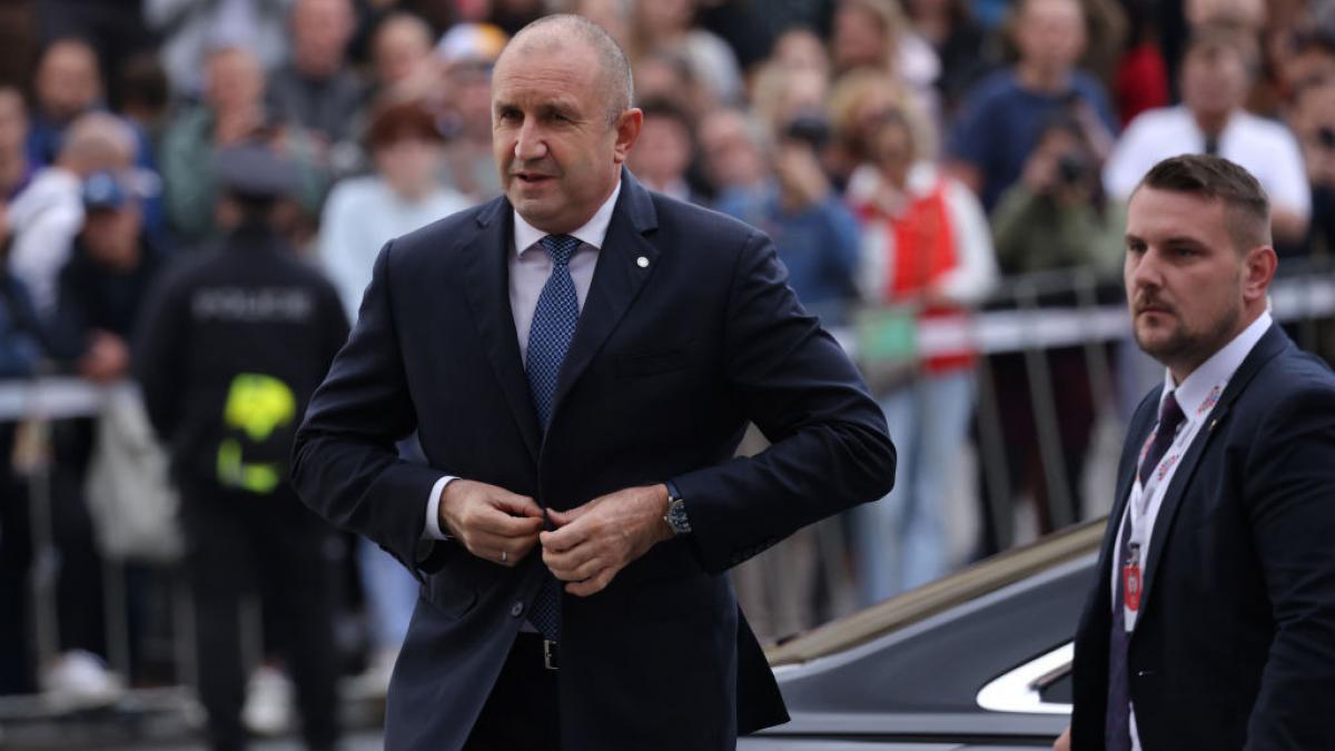 Război politic în Bulgaria: Pilotul Radev forțează un guvern. Va reuși sau va cădea?