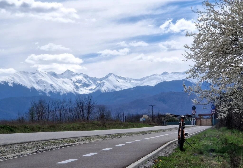 FOTO: Traseu superb de biciclete pe Făgăraș, cu vedere fabuloasă