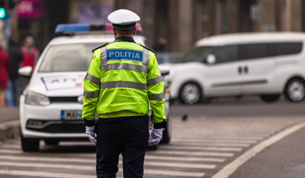 Șoferiță, prinsă cu șpaga la București: A ignorat camerele poliției