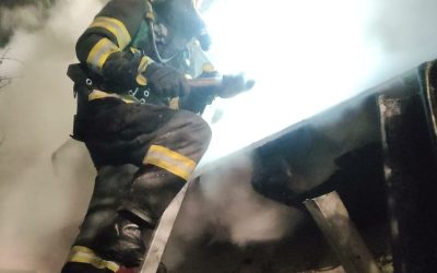 Incendiu devastator la un service auto din Galați: Pompierii au găsit o victimă