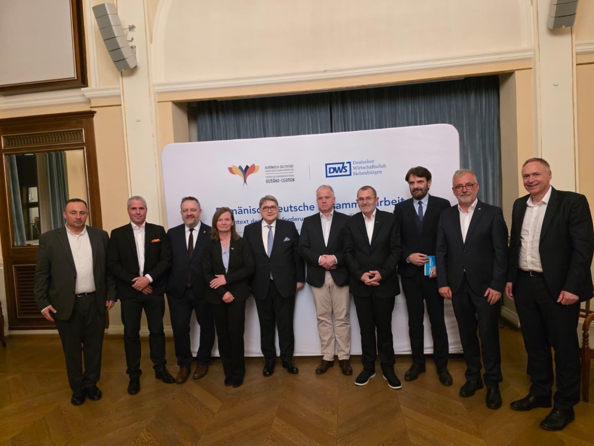 Producția industrială a scăzut, iar investitorii germani avertizează cu privire la blocarea investițiilor în România Producția industrială din România a înregistrat o scădere de 3,8%, iar vânzările din retail au coborât cu 6,5%