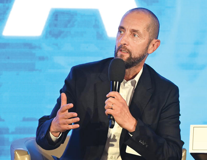 Dragoș Damian, CEO-ul companiei Farmec, a susținut un exercițiu final în cadrul programului MBA, ce a fost privit cu interes de comunitatea de business din România