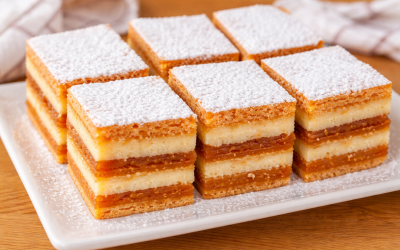 Prăjitură cu bulion: Rețeta clasică, desertul copilăriei în România