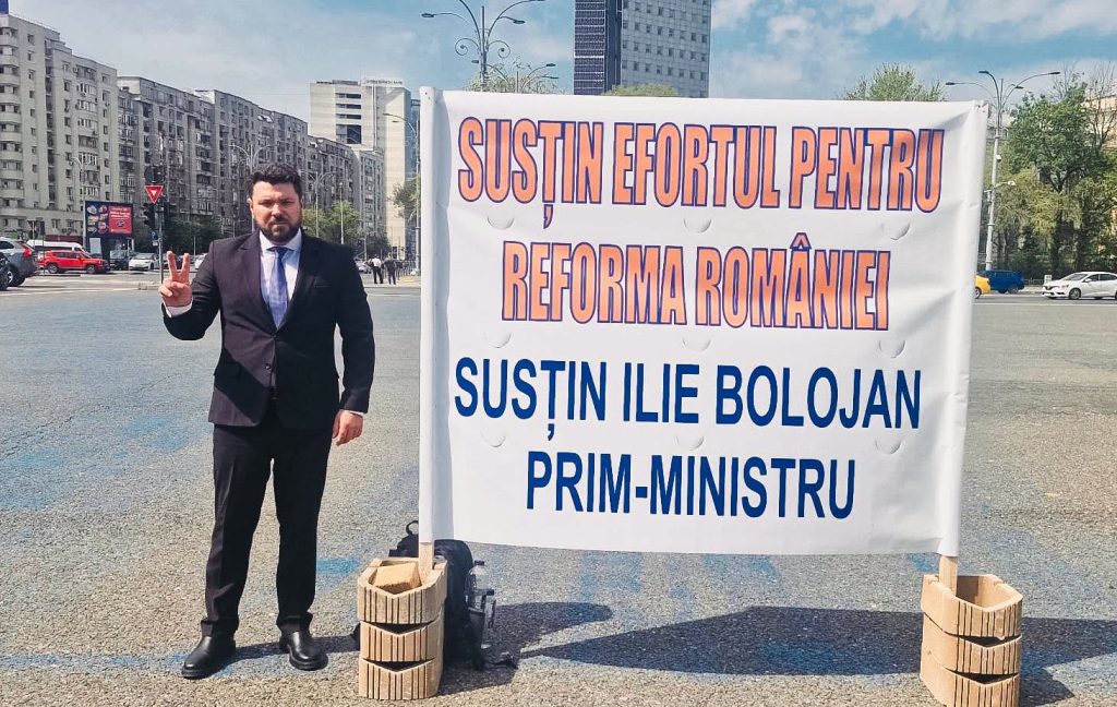 Loghin (PNL), primar din Rădăuți, la București pentru Bolojan, în Piața Victoriei