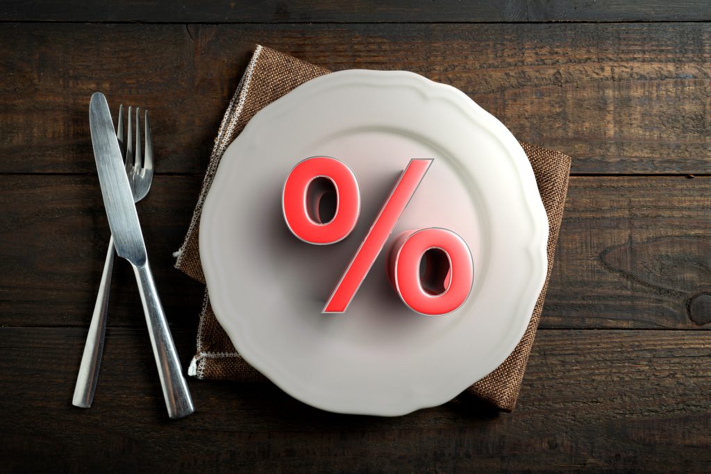 Inflația lovește România: Scumpiri accelerate de combustibili, 9,9% ritm anual