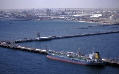 Prețul petrolului, derută totală: 97 vs. 130 de dolari pe baril