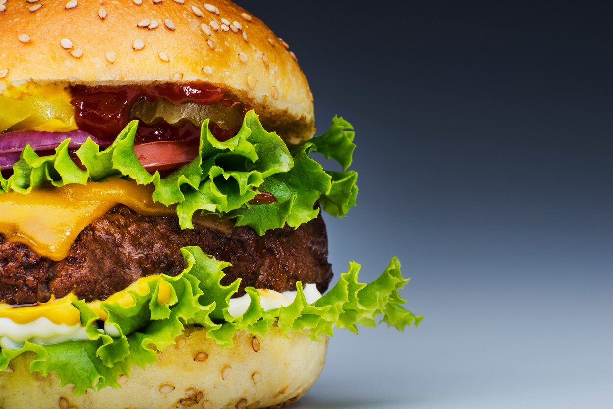 Cuplu, „păcălit” de meniul vegan: Au fost induși în eroare