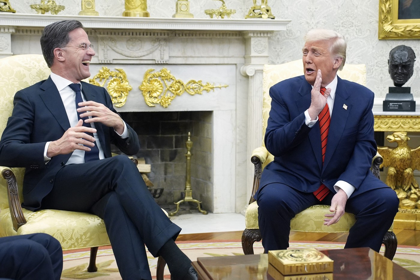 Președintele american Donald Trump va discuta despre posibila retragere a Statelor Unite ale Americii din NATO cu secretarul general al Alianței, Mark Rutte, în cursul zilei de miercuri, în Biroul Oval