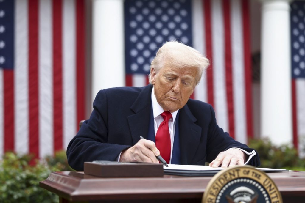 SUA, acord de 20 miliarde dolari cu Iranul: Trump, gata să plătească cash