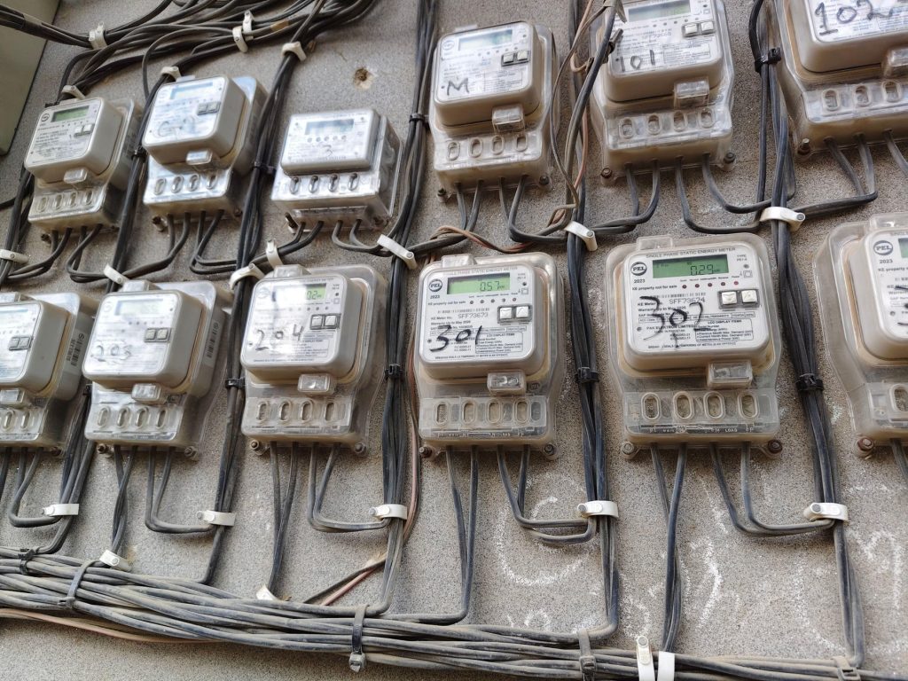 Țară URIAȘĂ: Oprire de curent, două ore/zi, din cauza crizei energetice