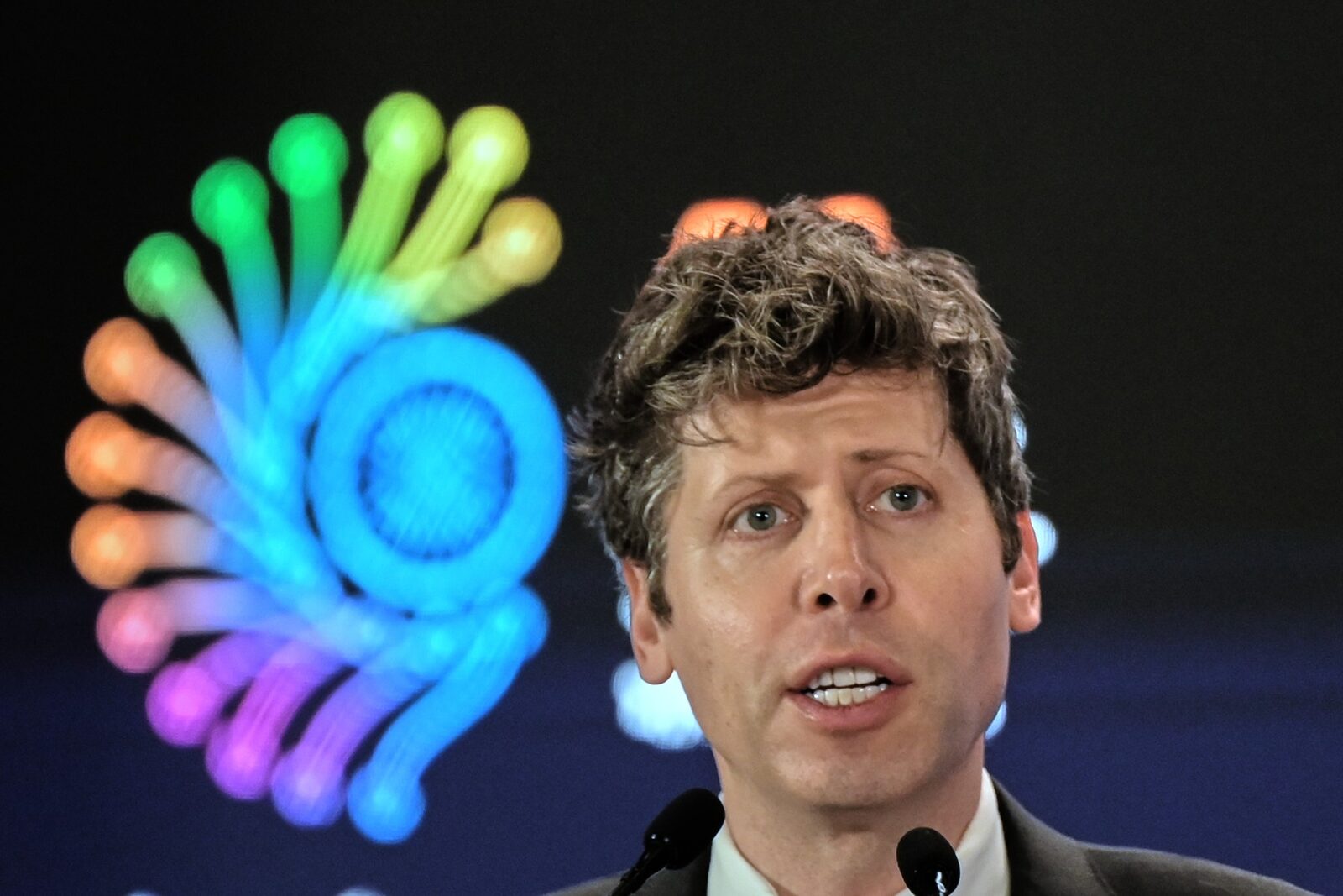 Sam Altman, comparație ȘOC: Mythos e ca o bombă vândută de un dealer