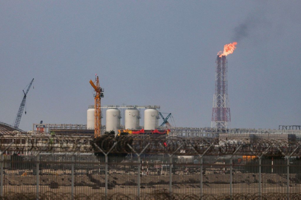 Un detaliu tehnic aparent minor, menționat de economistul șef al Băncii Europene pentru Reconstrucție și Dezvoltare (BERD), Beata Javorcik, arată amploarea reală a crizei energetice, depășind orice titlu de ziar: va dura între trei și cinci ani pentru a fi readusă în funcțiune infrastructura afectată