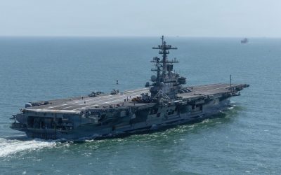 Aterizare spectaculoasă: Portavionul USS George H.W. Bush, în drum spre Orient