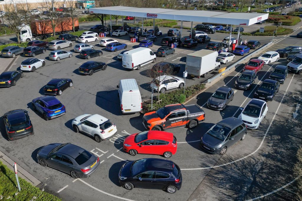 Din Roma până la București, un singur conflict a schimbat prețul la pompă, a repornit centrale pe cărbune și a readus în discuție vulnerabilitățile europene legate de dependența de combustibilii importati