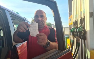 Ministrul Energiei, Bogdan Ivan, a anunțat că prețul motorinei la pompă ar putea scădea în România în următoarele săptămâni, corelat cu evoluția prețurilor de achiziție