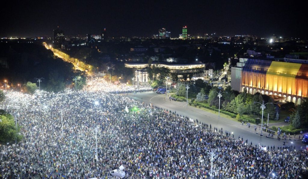 Tribunalul Militar București limitează audierile în dosarul 10 august, pentru a grăbi procesul Tribunalul Militar București a decis să restrângă audierea martorilor în dosarul evenimentelor din 10 august, o măsură menită să accelereze procesul