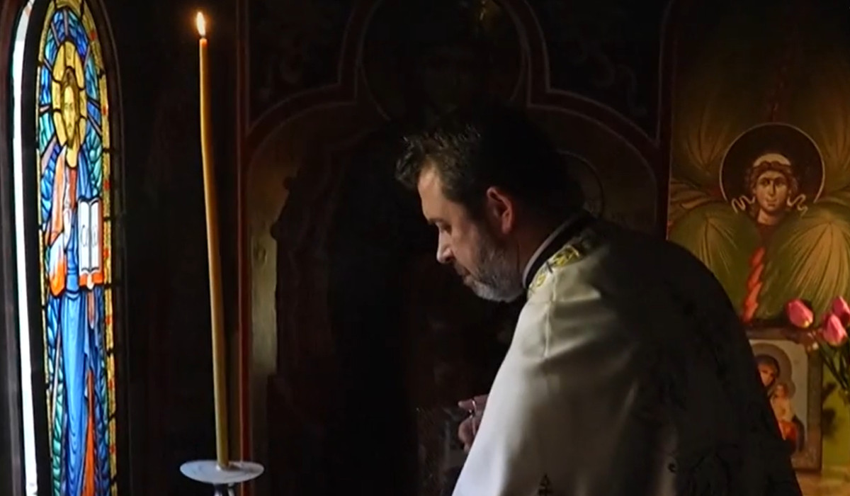 Lumina Sfântă va ajunge, sâmbătă, în România, adusă de o delegație care se va deplasa pe un culoar special din Ierusalim