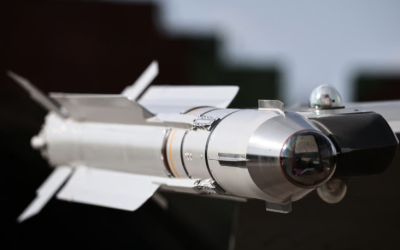 Franța și-a stabilit un obiectiv clar în domeniul apărării pentru următorii ani, intenționând să aloce până în 2030 un buget de 280 miliarde de euro, cu accent pe dezvoltarea și producția de rachete, drone kamikaze și tehnologii avansate pentru tancuri