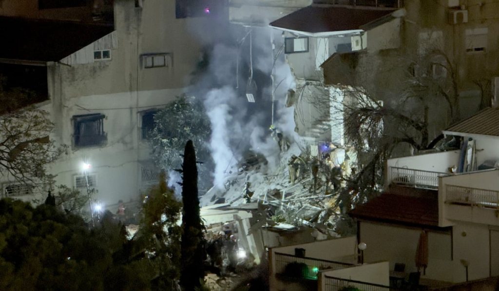 Iranul amenință: politica lui Trump poate duce SUA în iad