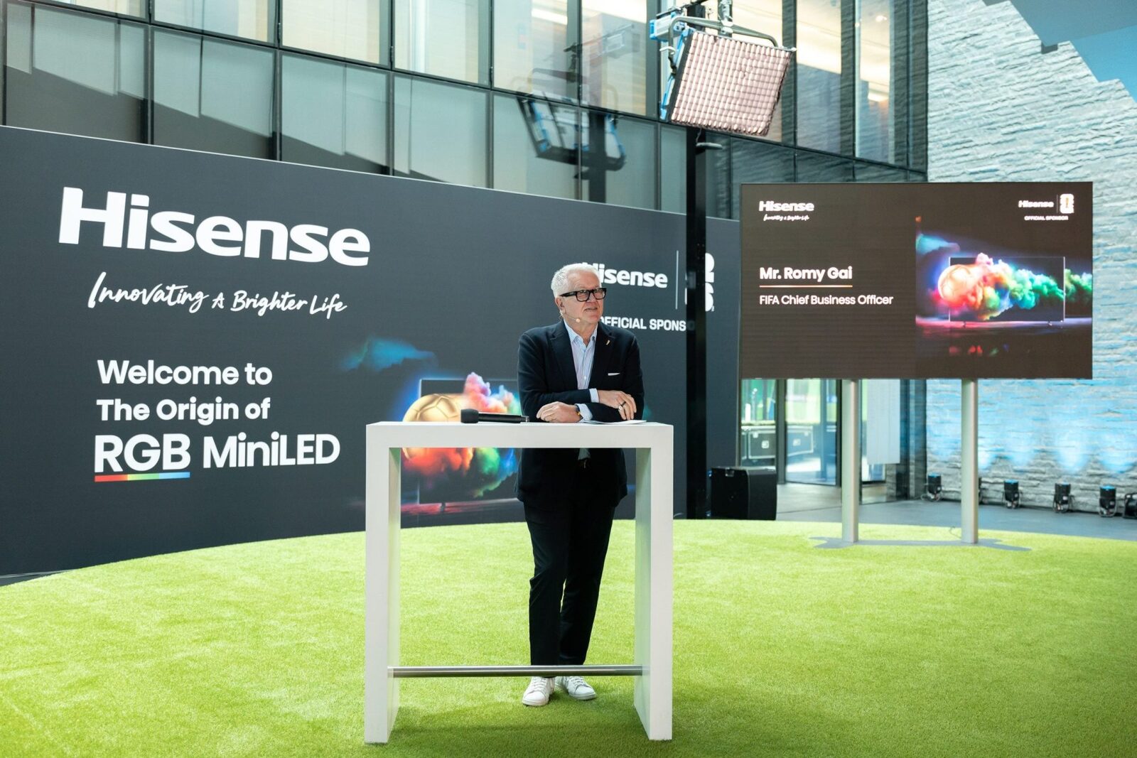 Hisense aduce fotbalul la fani: Lansare spectaculoasă la sediul FIFA!