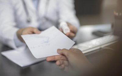 Românii scapi de prima zi de concediu medical: Lege cu excepții, adoptată