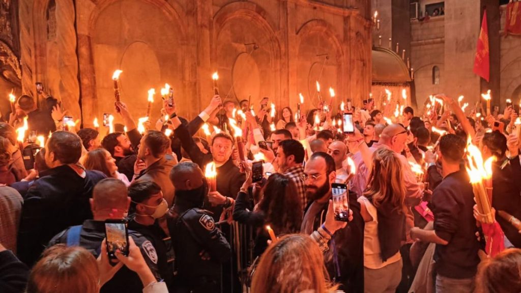 Lumina Sfântă a ajuns la Ierusalim: Semnificația și sosirea în România