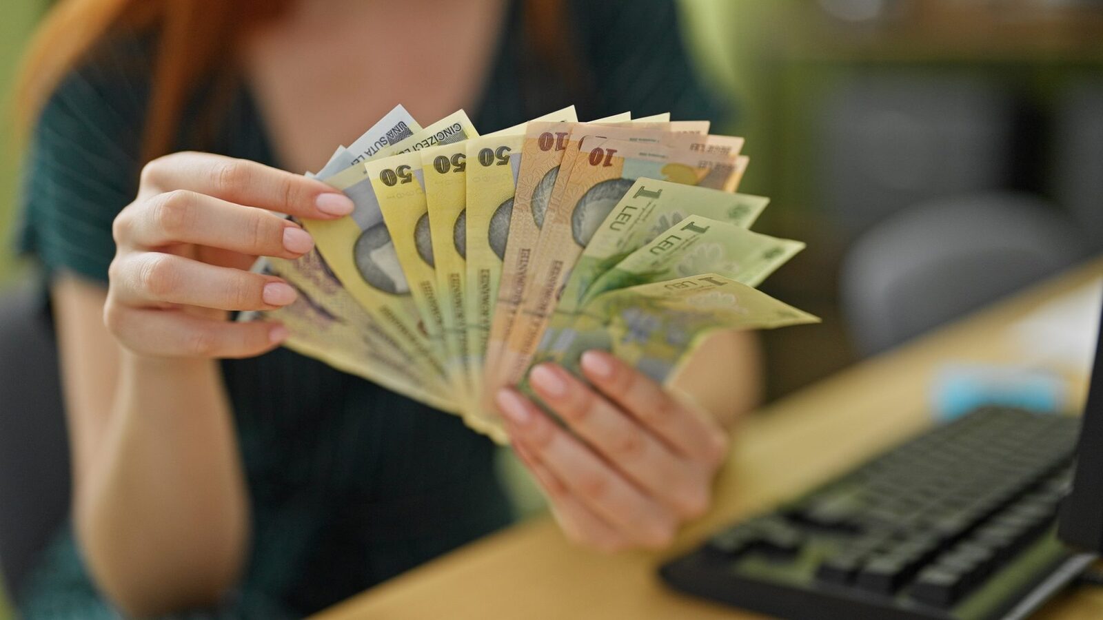 Transparența salariilor, lovitură pentru IMM-uri: Amenzi usturătoare, zero ajutor