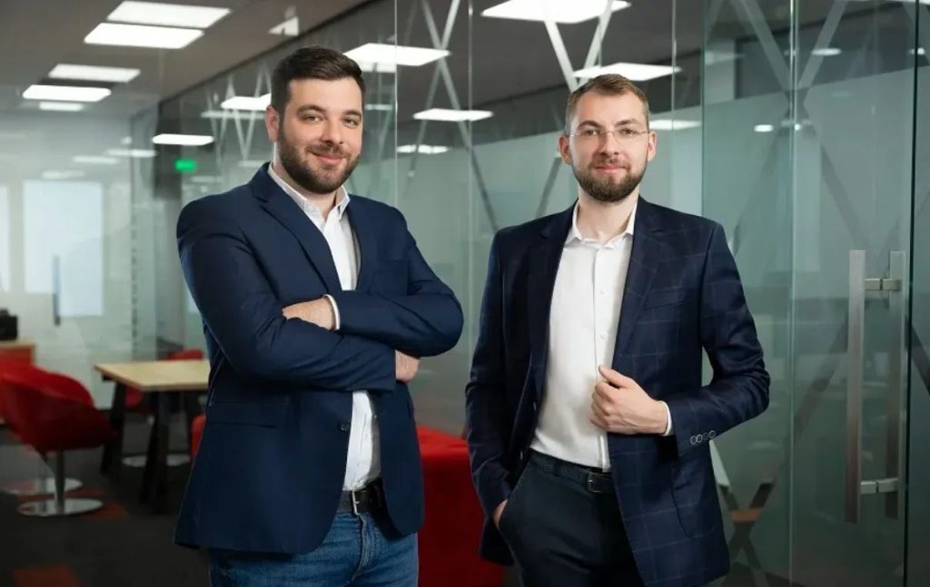 Antreprenorii români care au fondat în 2019 platforma SanoPass și-au vândut compania în 2022 către MedLife, unul dintre cei mai importanți operatori de servicii medicale private din țară