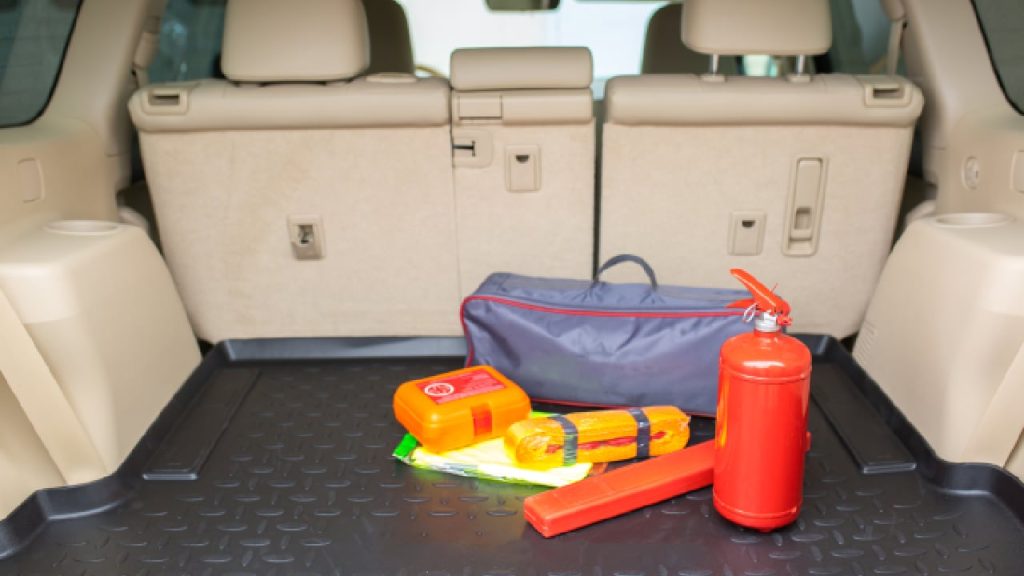 Șofer din Oradea, amendat drastic: Unde erau trusa și stingătorul