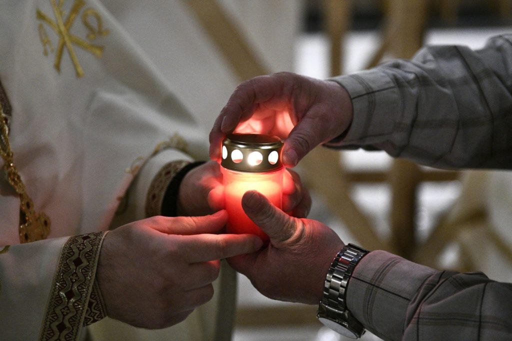 Sondaj: Ortodocșii și Catolicii, Paște UNIFICAT? Ce zice poporul