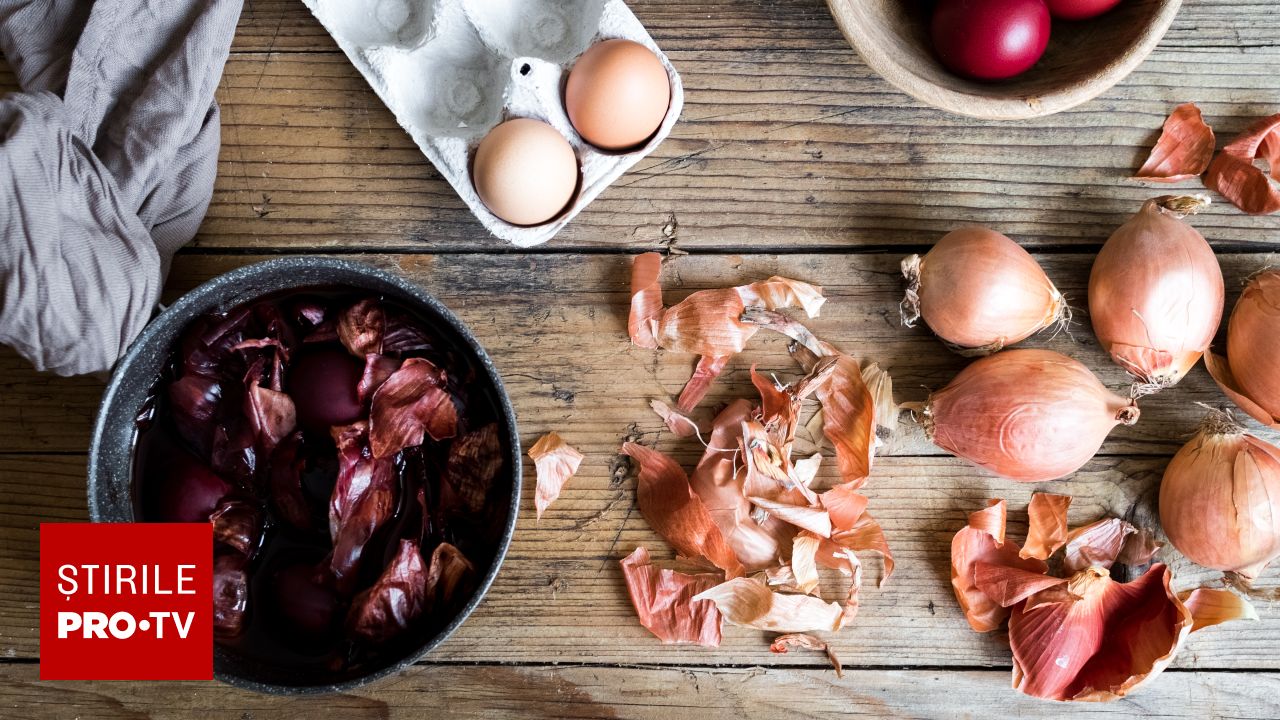 Ouă de Paște colorate natural: rețete simple și alternative sănătoase Culorile vibrante ale ouălor de Paște pot fi obținute fără a apela la coloranții artificiali