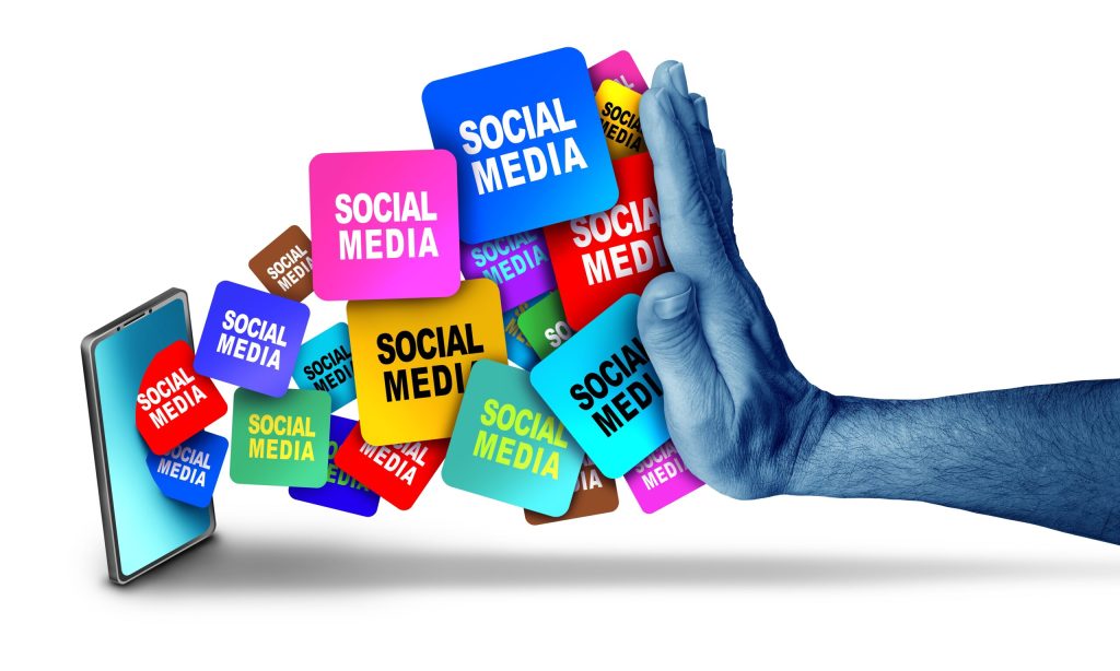 Utilizatorii online, din ce în ce mai pasivi: Unde au dispărut reacțiile?