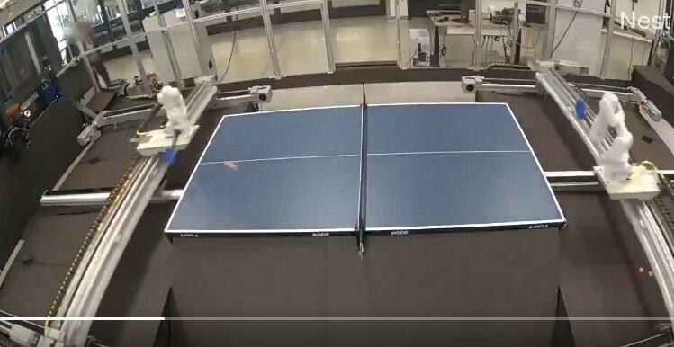 Robotul care zdrobește maeștrii tenisului de masă: spectacol SF real