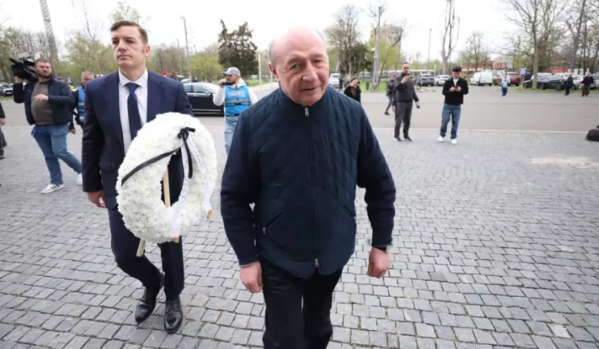 Respect! Băsescu, mesajul-șocant cu un singur cuvânt la catafalcul lui Lucescu
