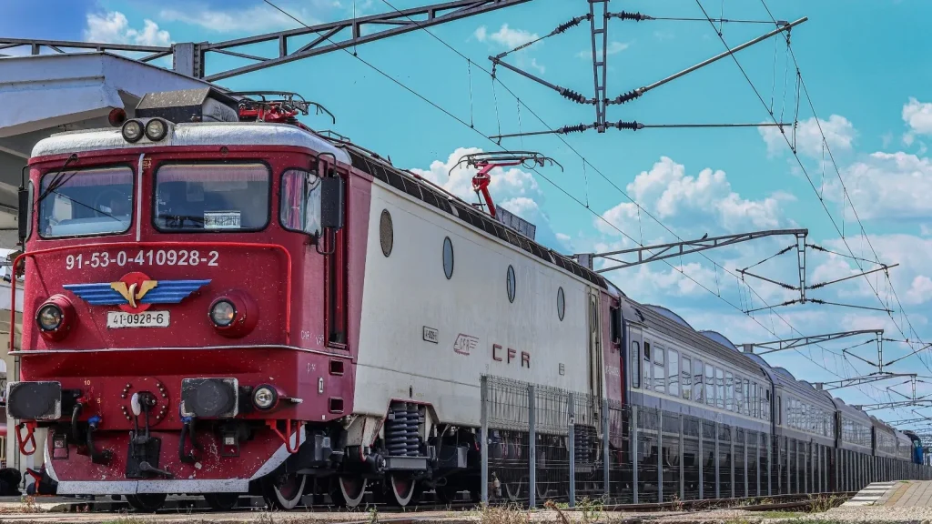 Avarii pe ruta Mihăești-Radomirești: Trenurile, blocate pe o porțiune