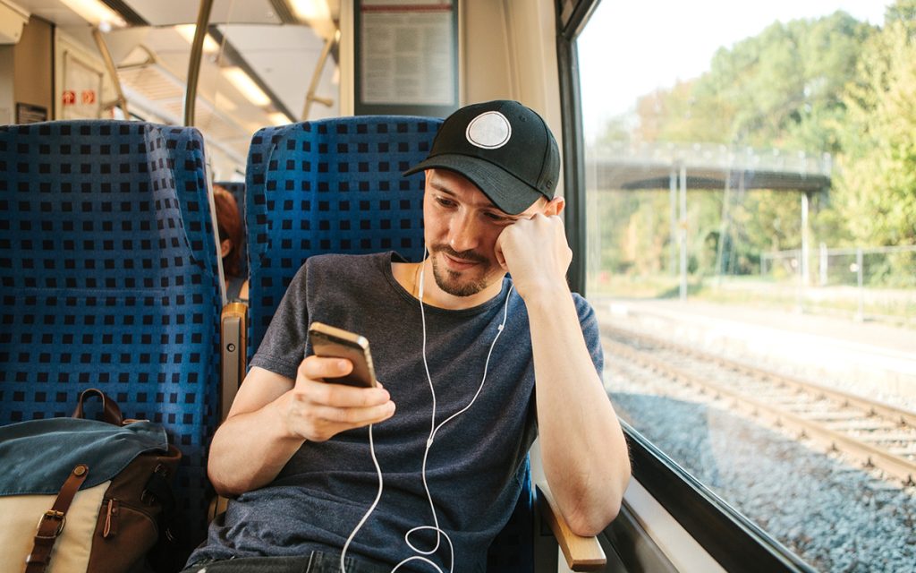 Românii fug de educație online: Ce arată cifrele despre internet