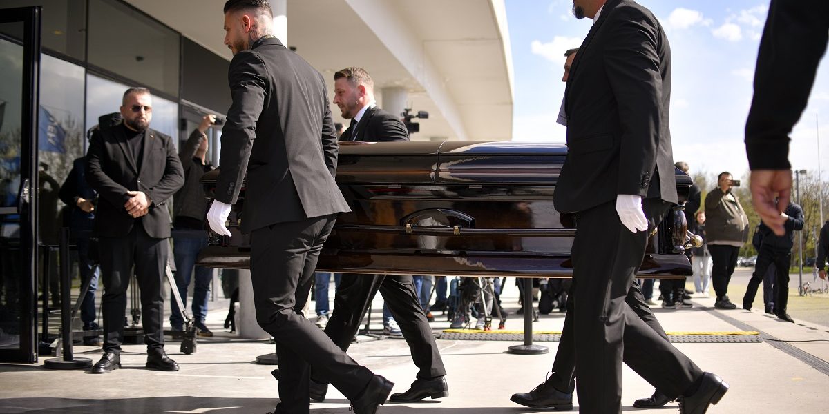 Mausoleul fotbalului: Sicriul lui Mircea Lucescu, pe Arena Națională, pentru un ultim omagiu