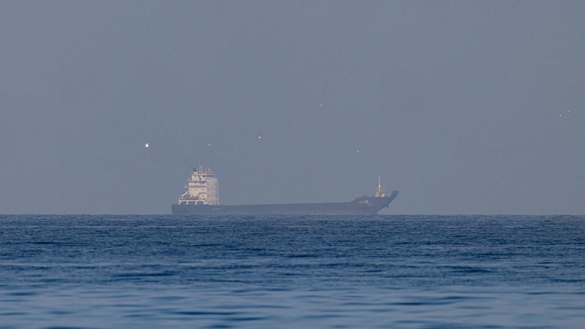 Turcia a reușit să permită trecerea a trei nave petroliere prin Strâmtoarea Hormuz, o rută strategică extrem de disputată, unde, de la izbucnirea războiului împotriva Iranului, sute de nave au fost blocate sau restricționate de către forțele iraniene, în încercarea de a controla traficul de țiței