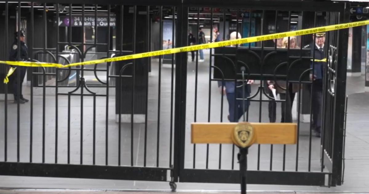 Bărbat împușcat mortal la metrou în NEW YORK, după atac cu cuțit