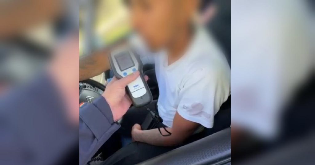 Șofer începător din Brașov, reținut beat criță: A băut o sticlă de whisky și beri