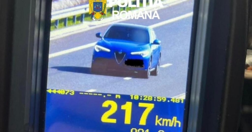 Tânăr din Godeni, prins cu 217 km/h în Olt: Ce „cadou” i-au dat polițiștii