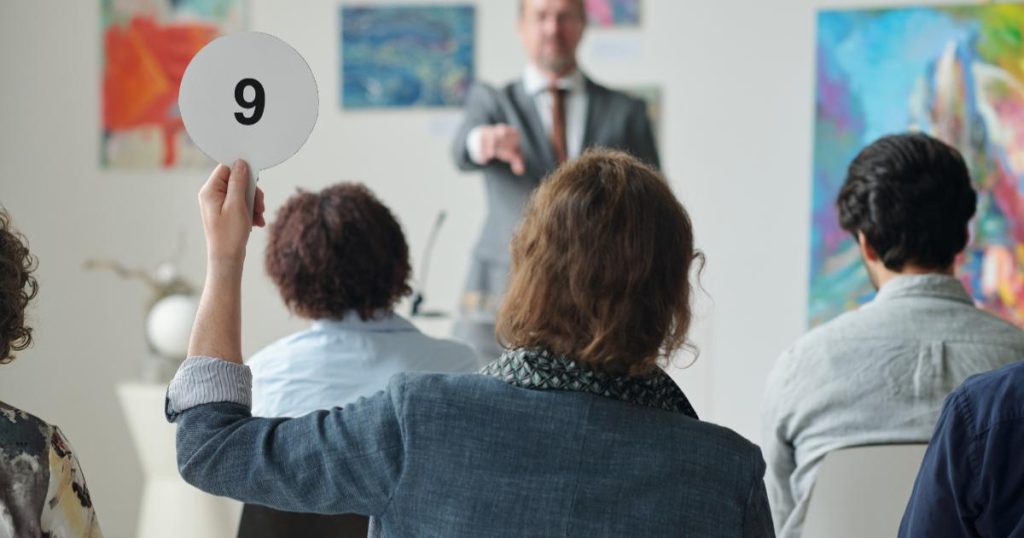 O piesă rară din istoria Titanicului, o pernă provenită dintr-una dintre bărcile de salvare ale navei, urmează să fie scoasă la licitație în Marea Britanie, estimată la 210.000 de euro